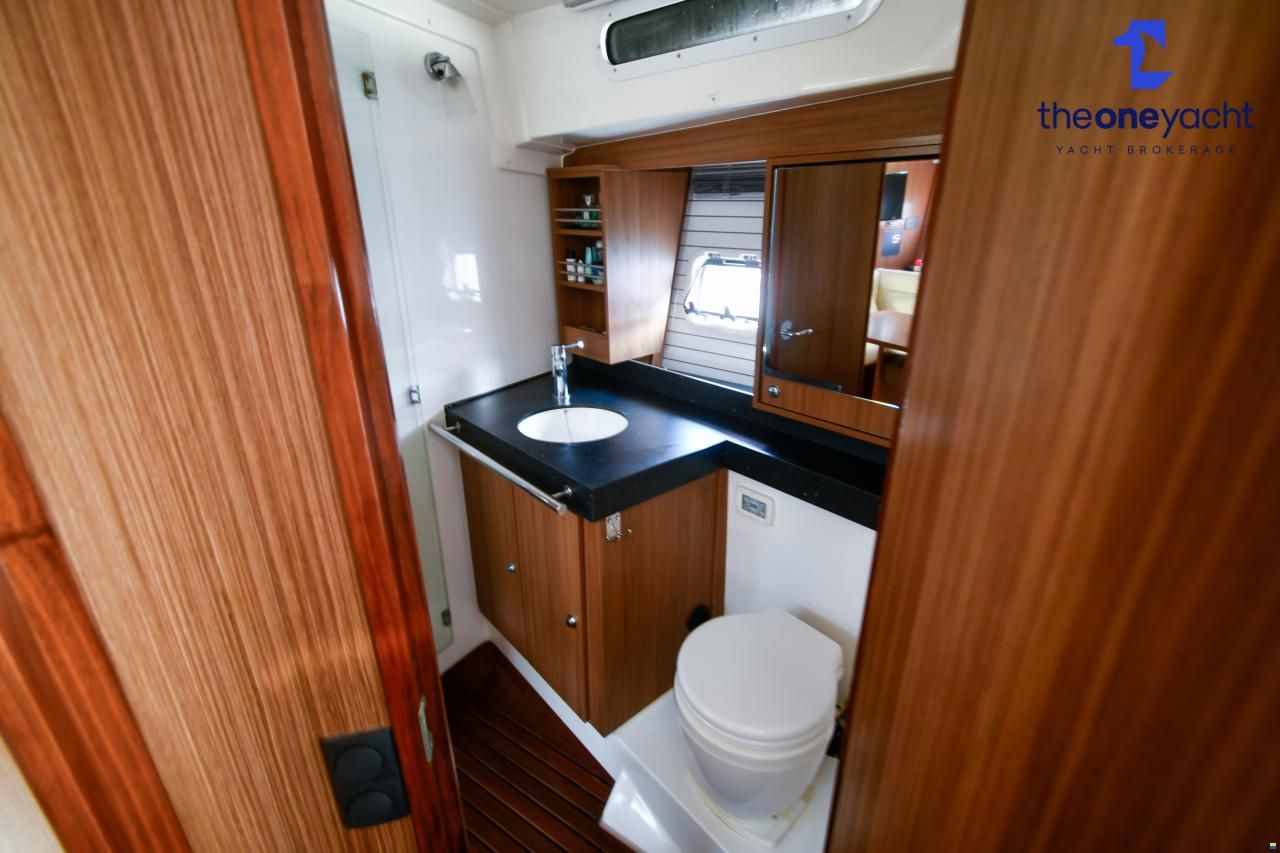 Bavaria Deep Blue 46