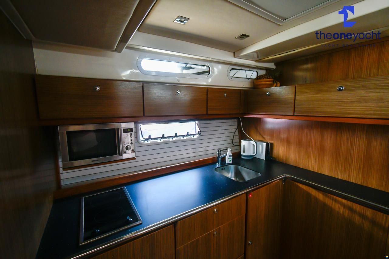 Bavaria Deep Blue 46