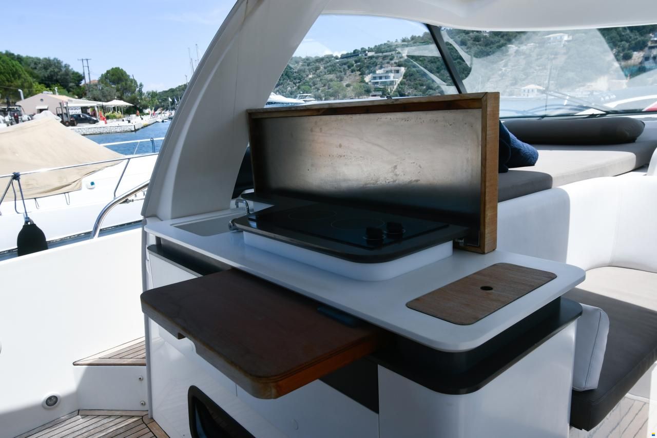 Bavaria Deep Blue 46