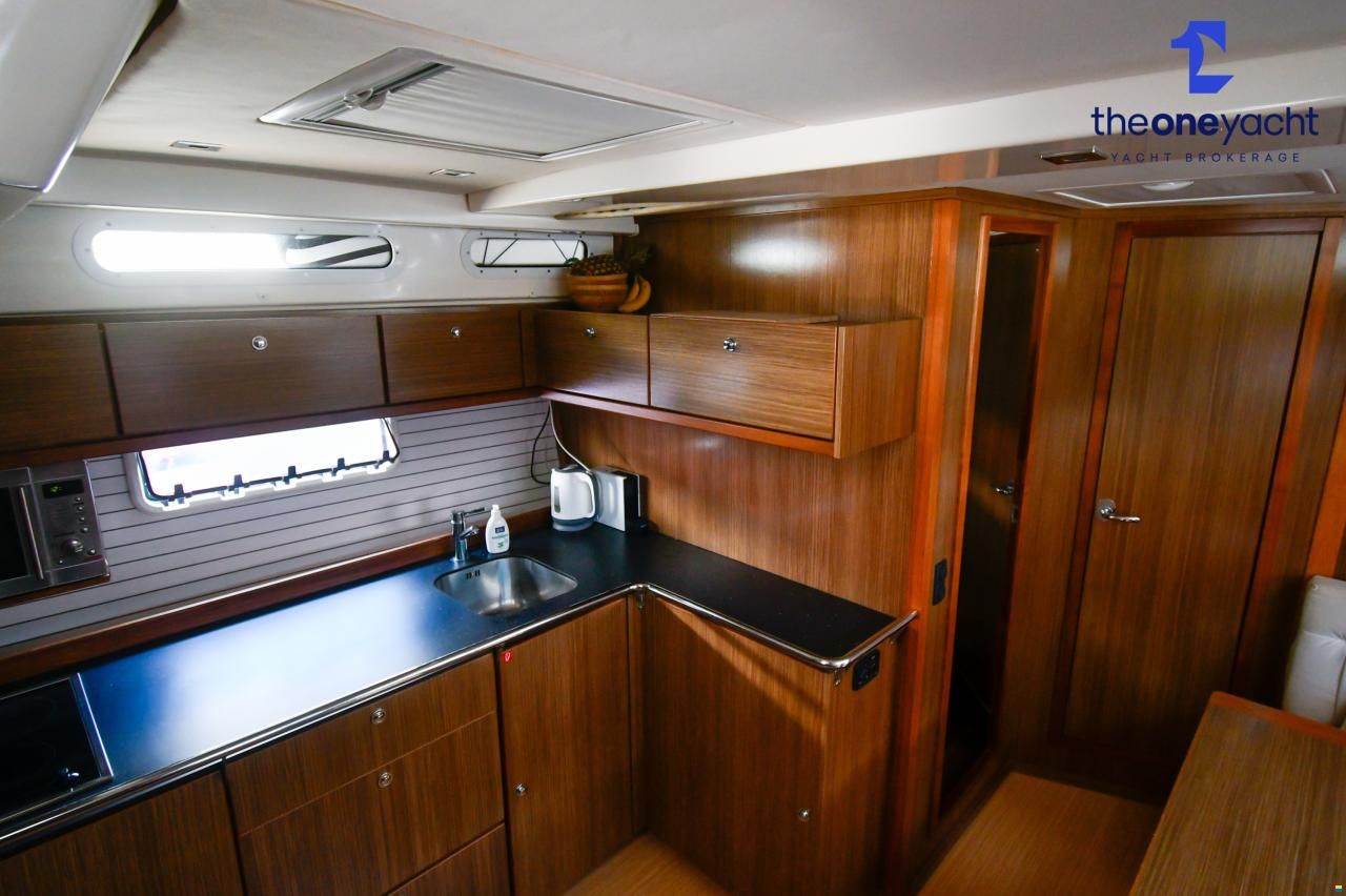 Bavaria Deep Blue 46
