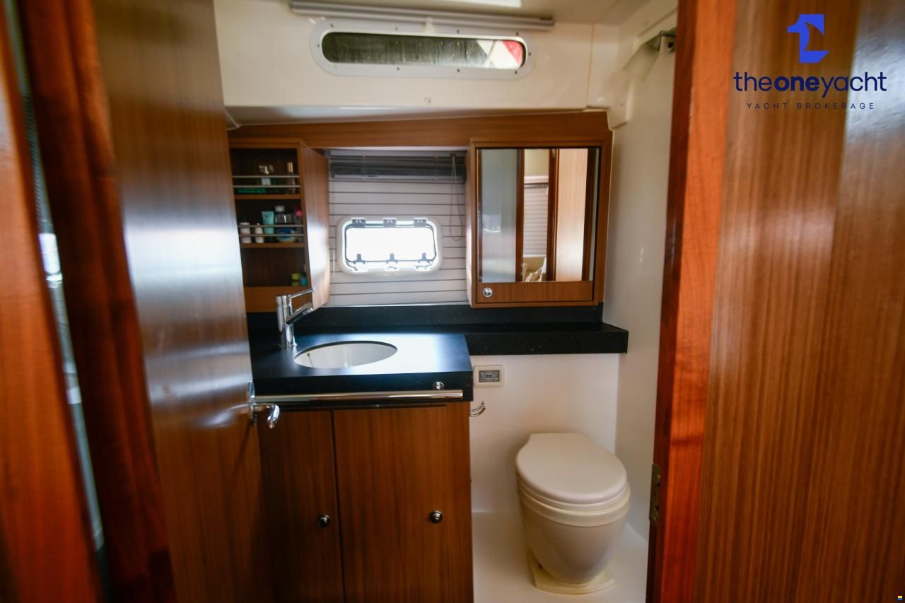 Bavaria Deep Blue 46