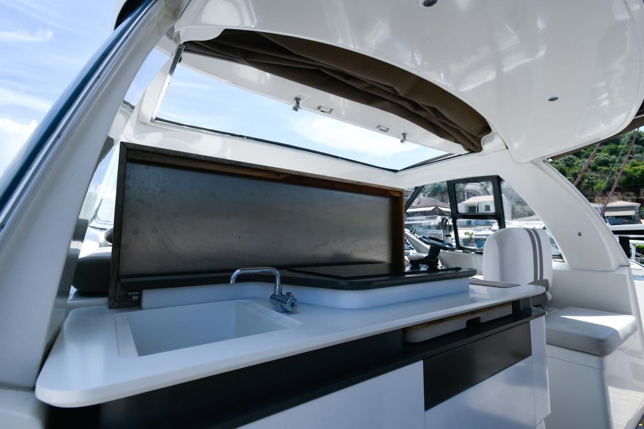 Bavaria Deep Blue 46