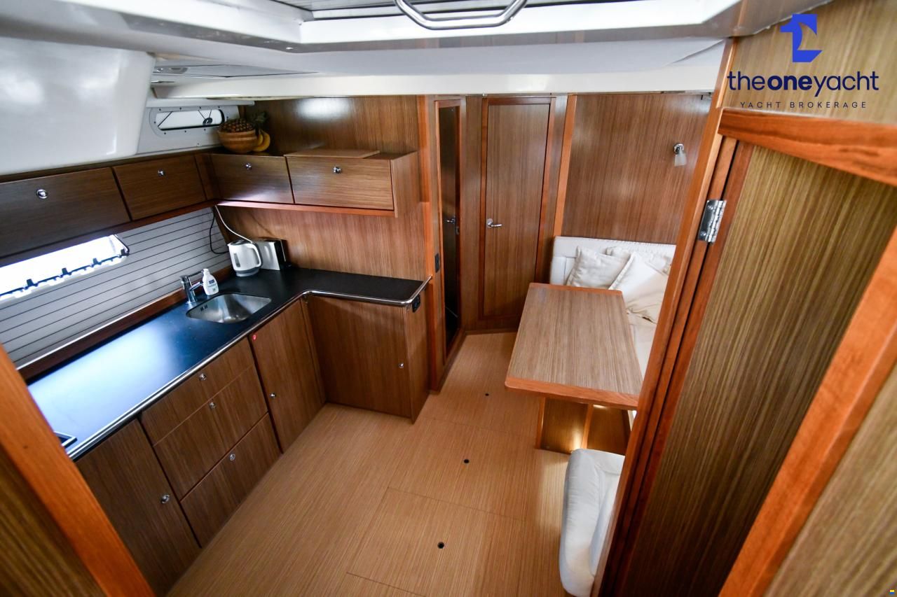 Bavaria Deep Blue 46