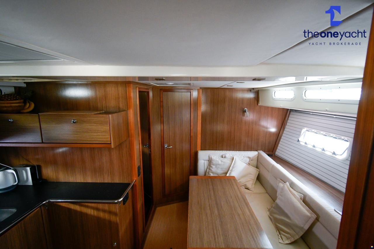 Bavaria Deep Blue 46