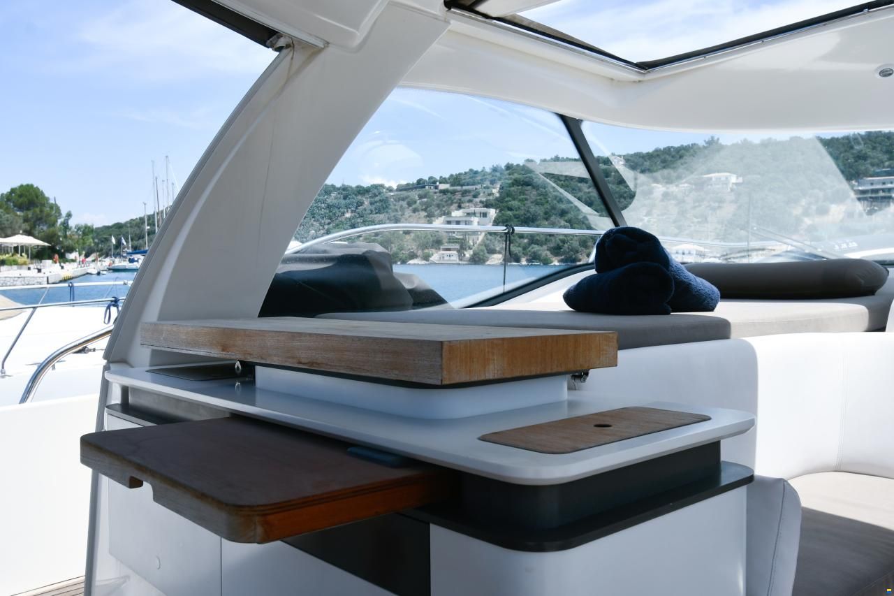 Bavaria Deep Blue 46