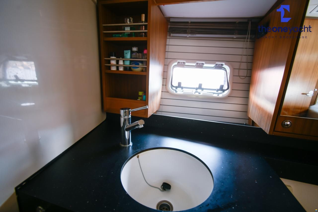 Bavaria Deep Blue 46