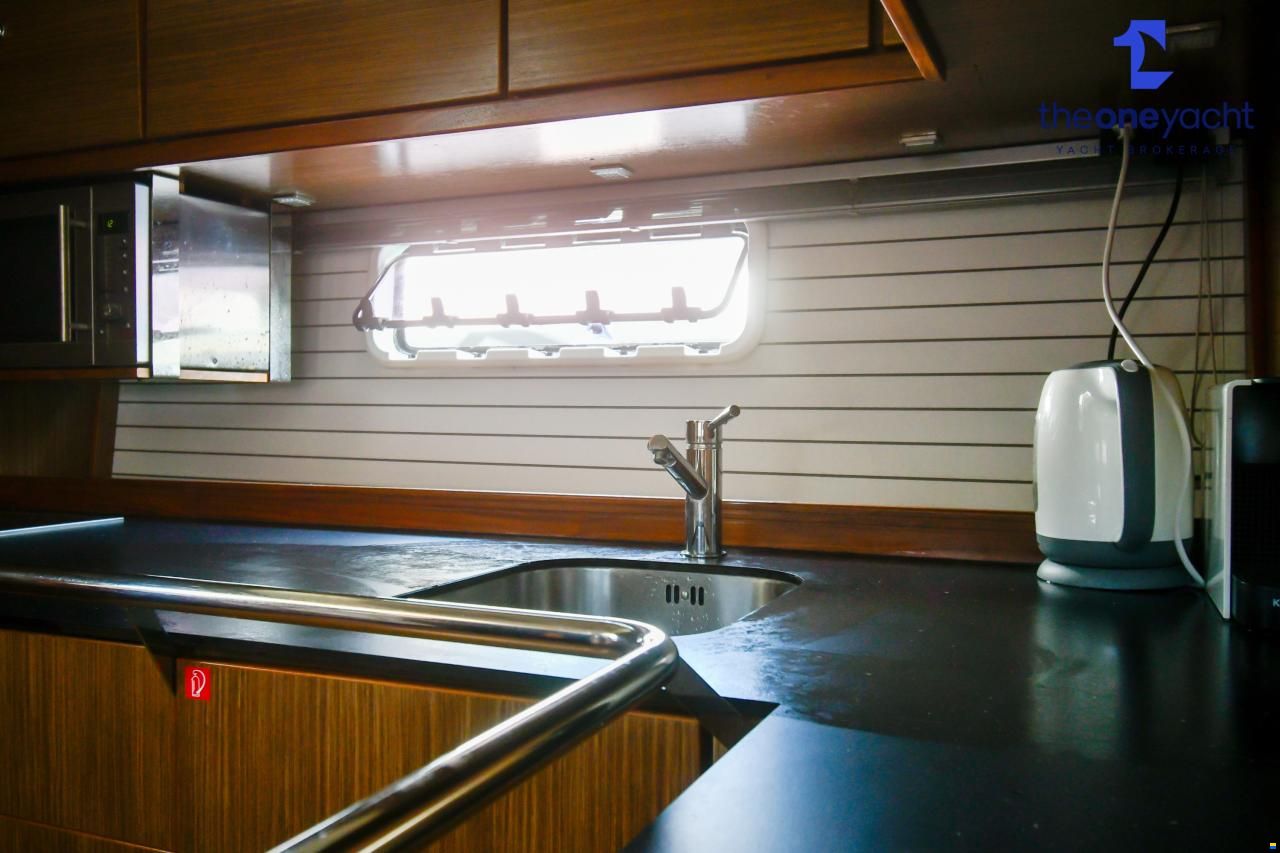 Bavaria Deep Blue 46