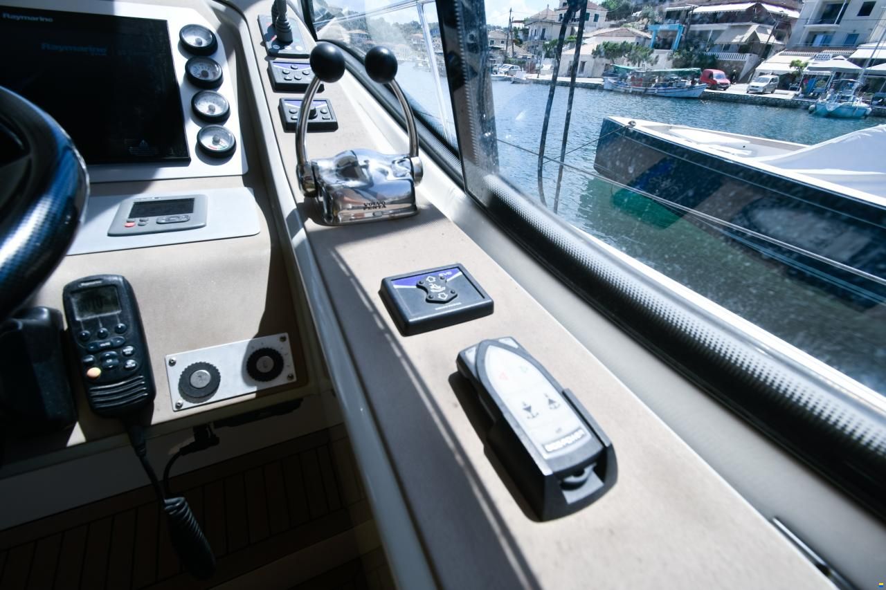 Bavaria Deep Blue 46