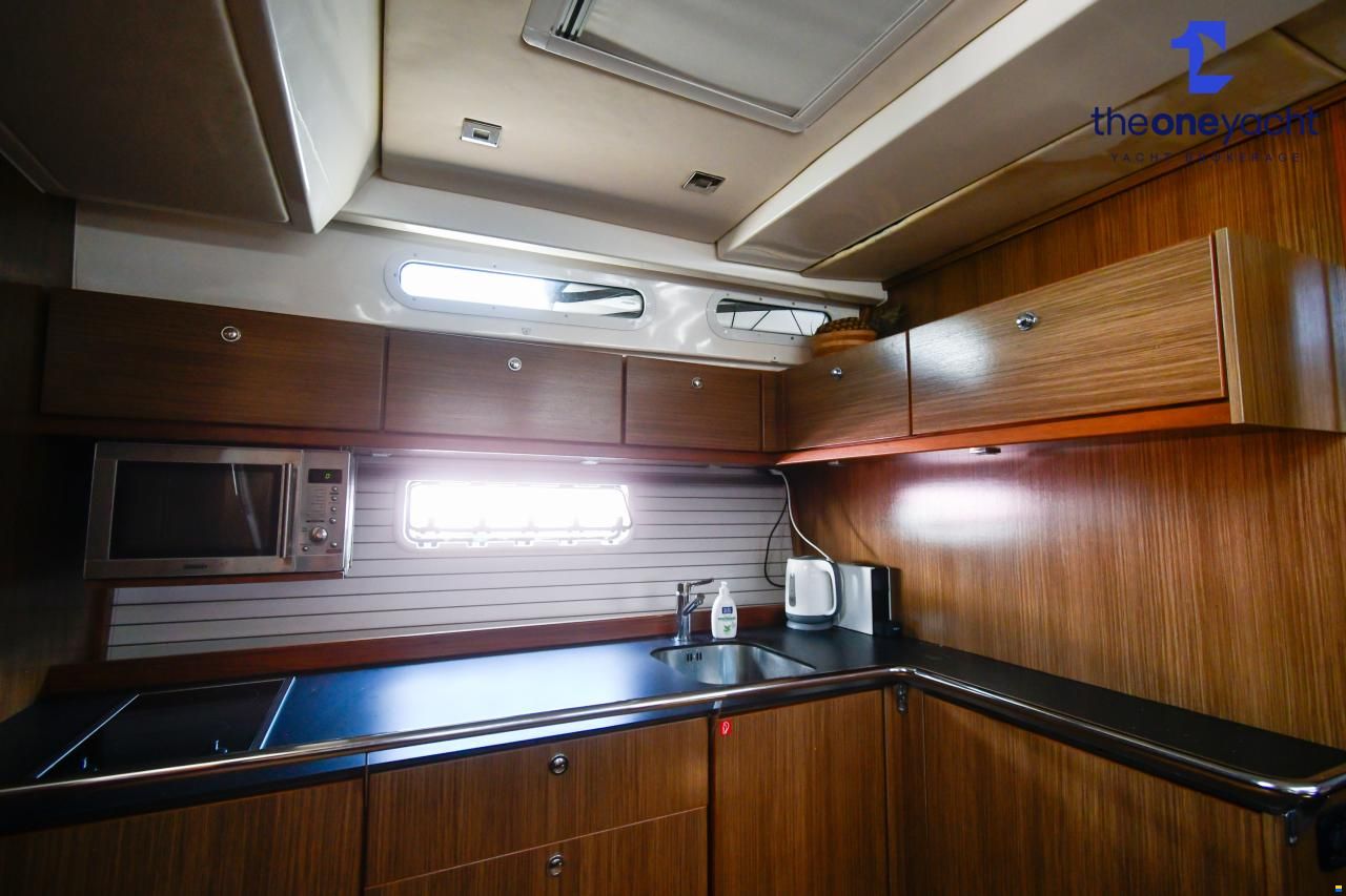 Bavaria Deep Blue 46