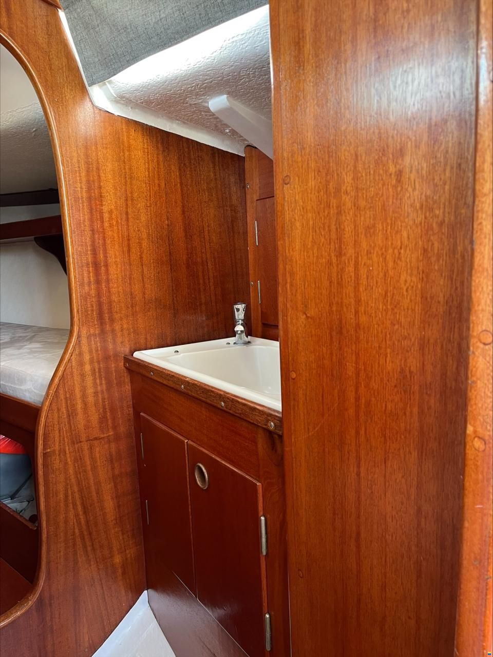 Hallberg-Rassy Mistress 32