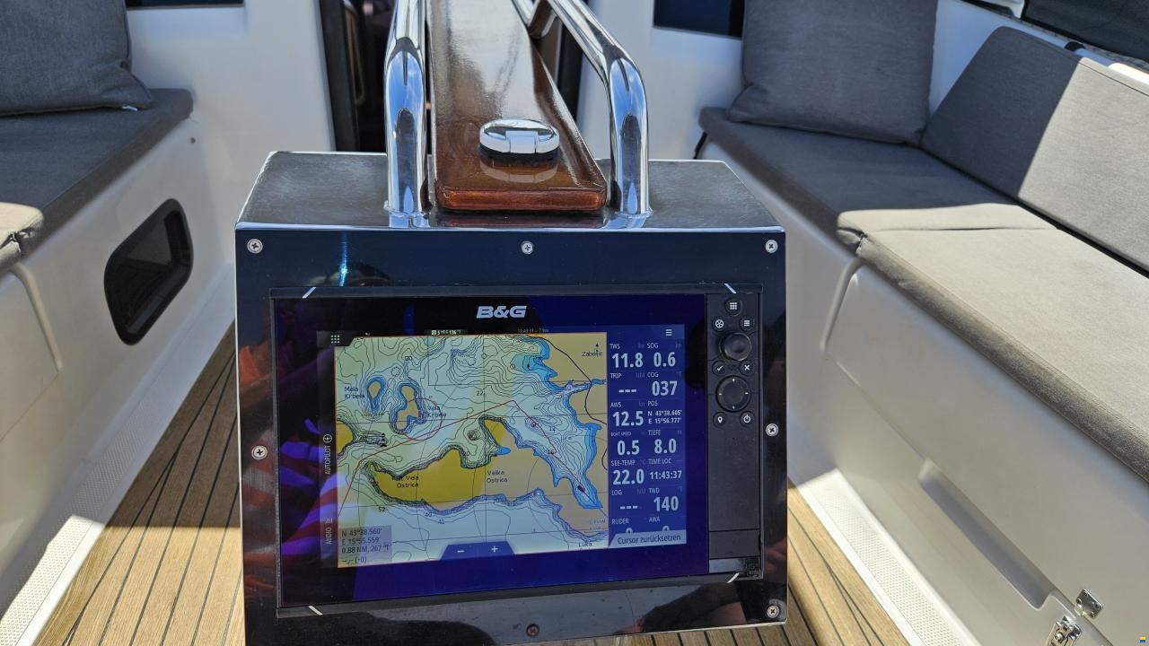 Hanse 415
