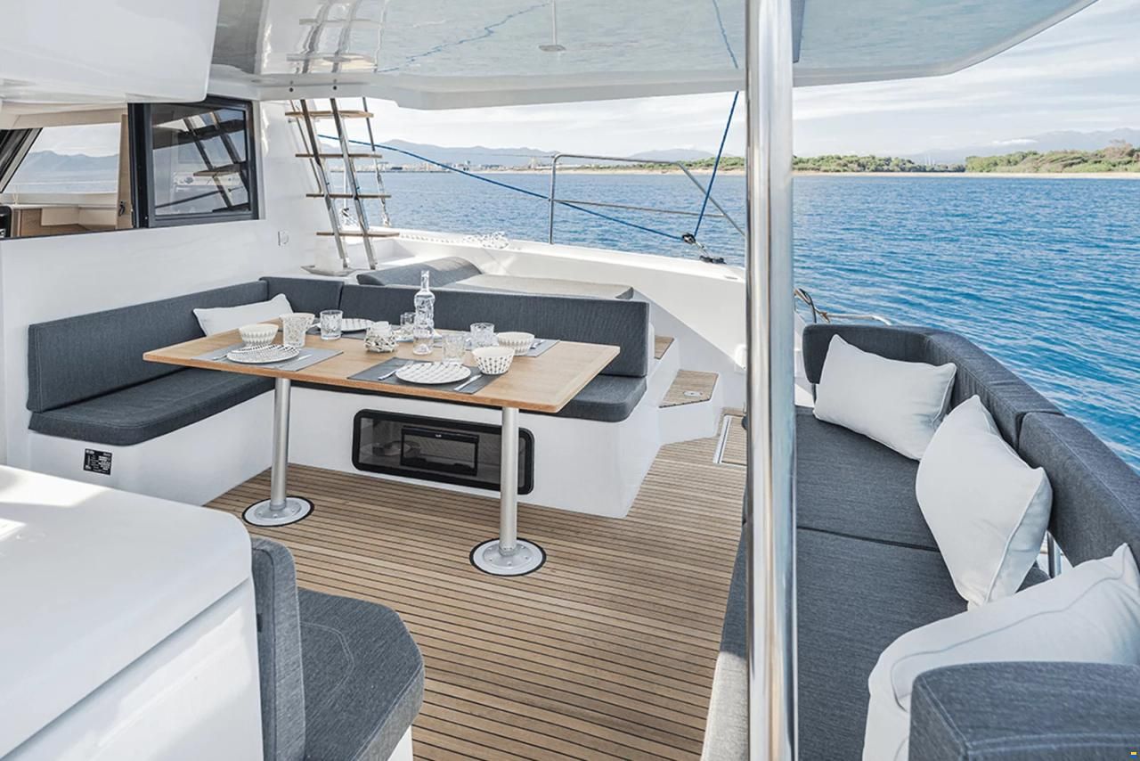 Aventura 37 Easy Sail & Comfort Packs