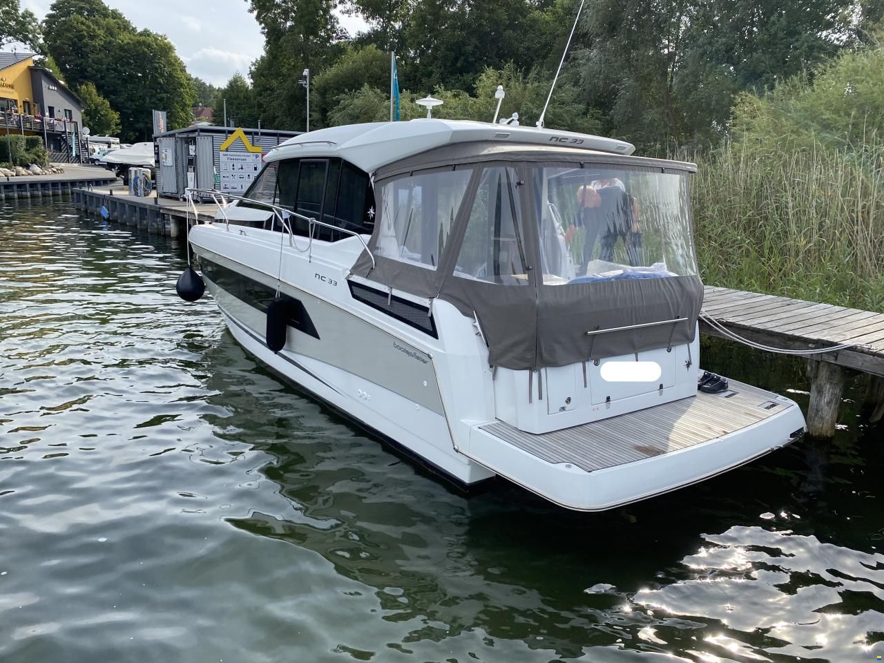 Jeanneau NC 33