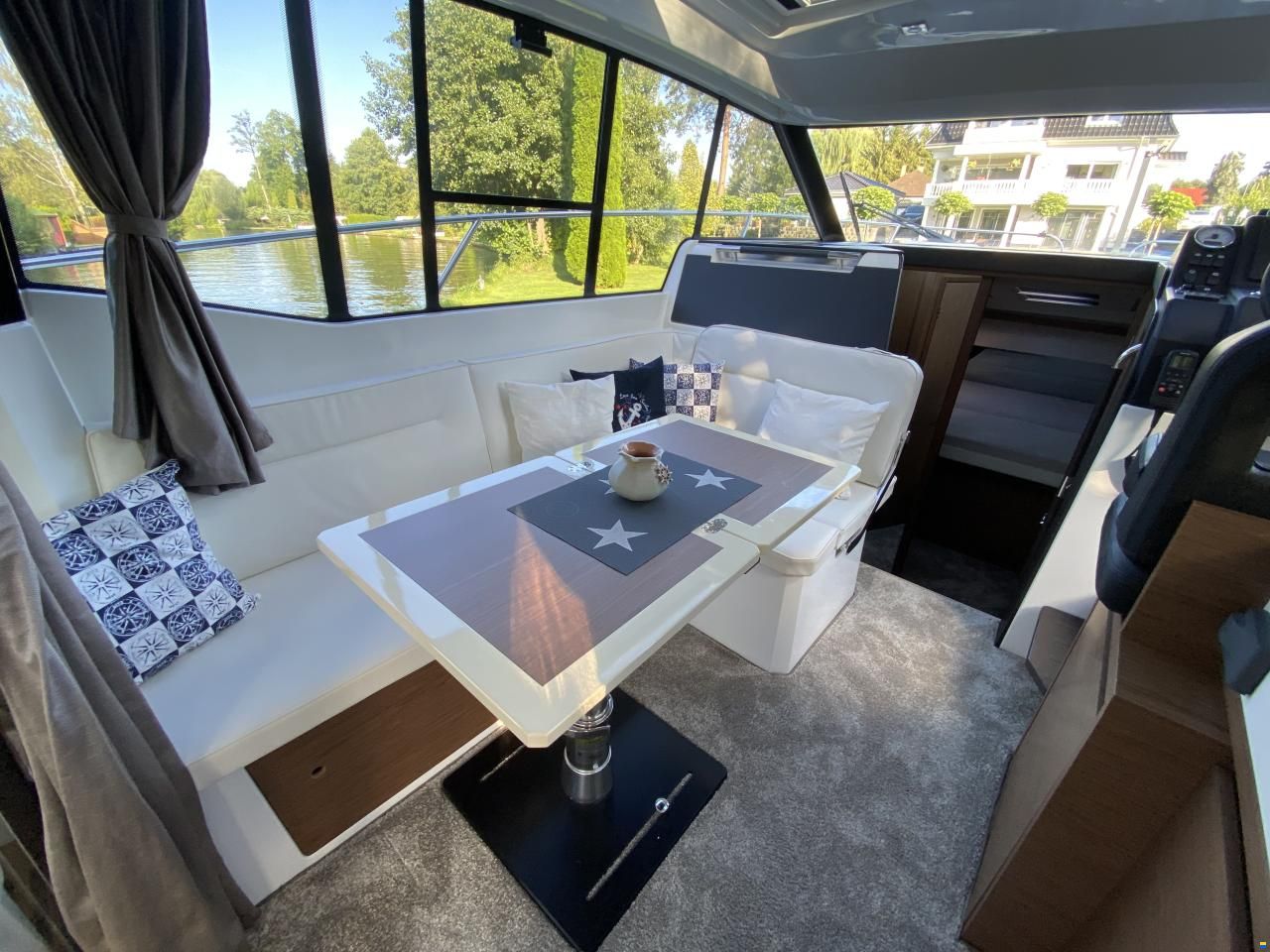 Jeanneau NC 33