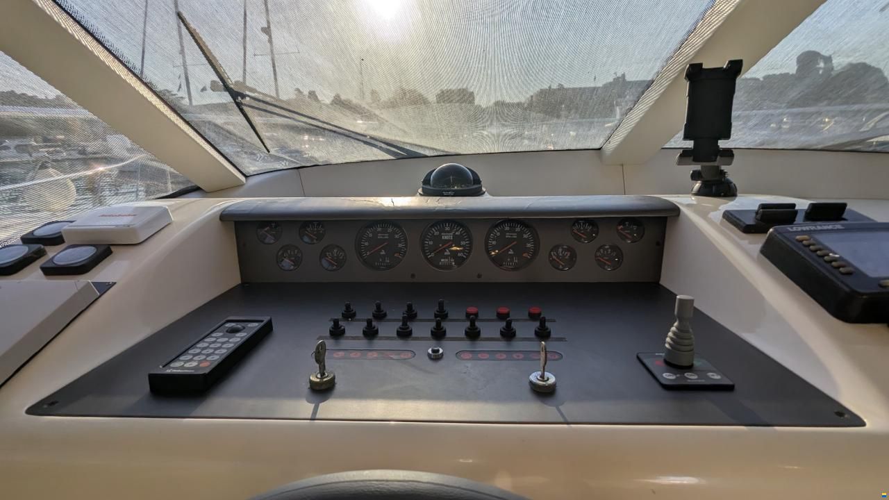 Azimut Trenta Sei (36)