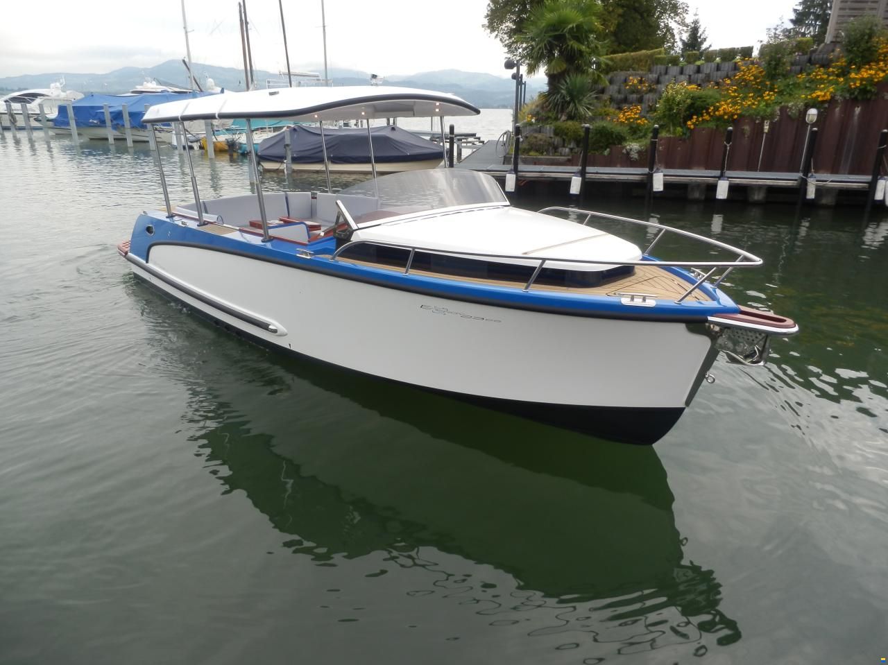 Alfastreet 23 Cabin