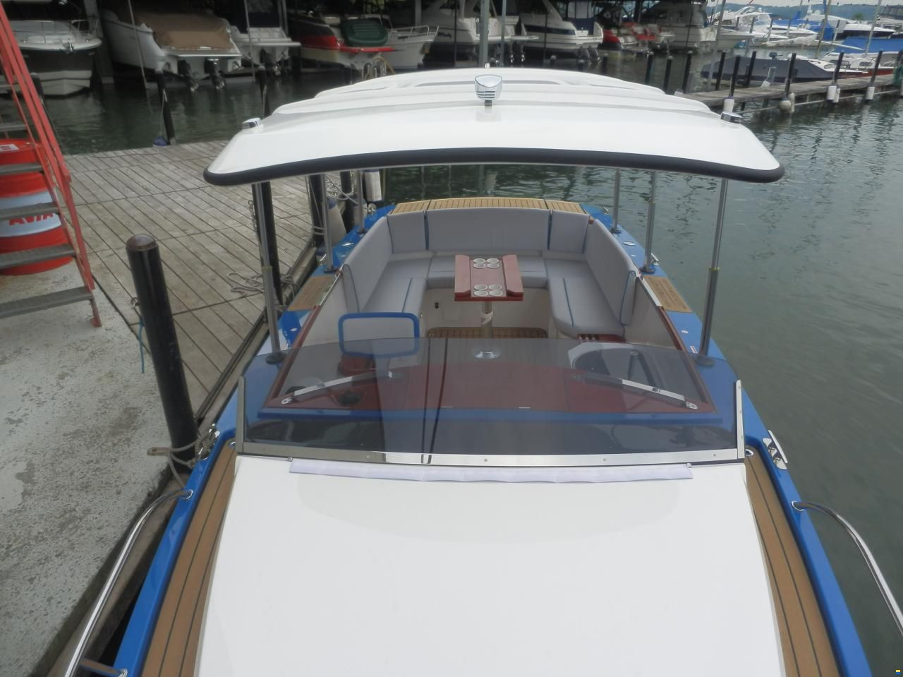 Alfastreet 23 Cabin