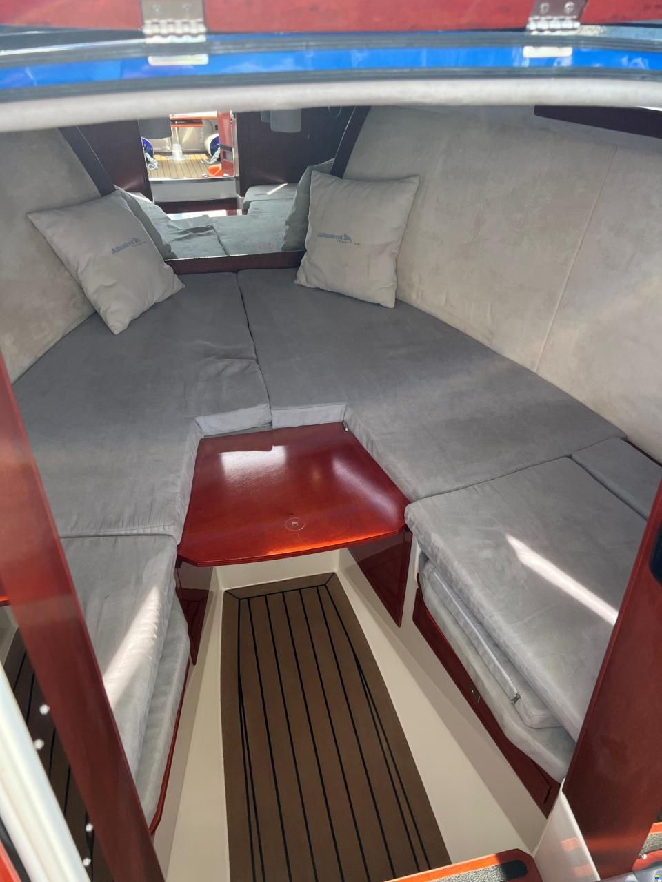 Alfastreet 23 Cabin