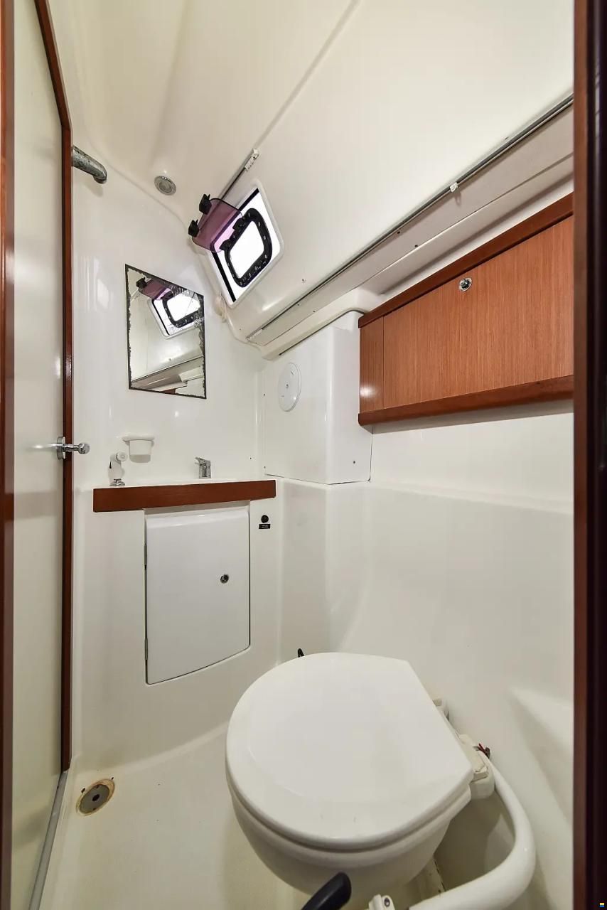 Beneteau Oceanis 43
