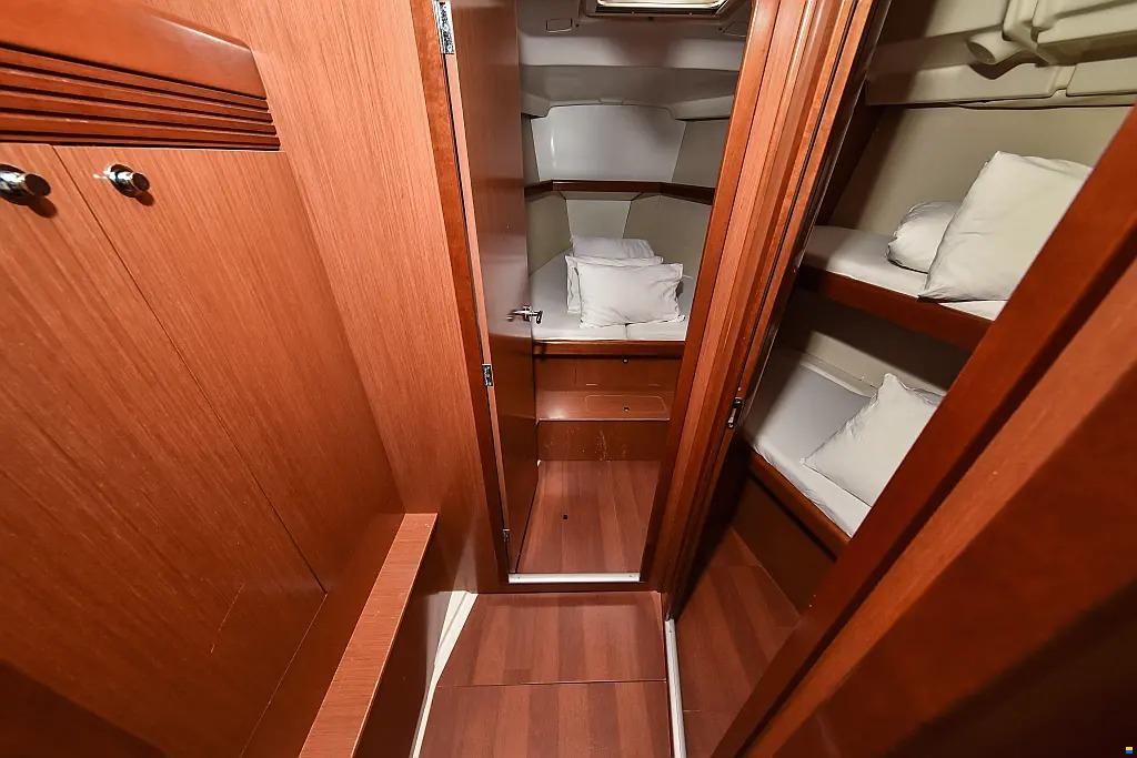 Beneteau Oceanis 43