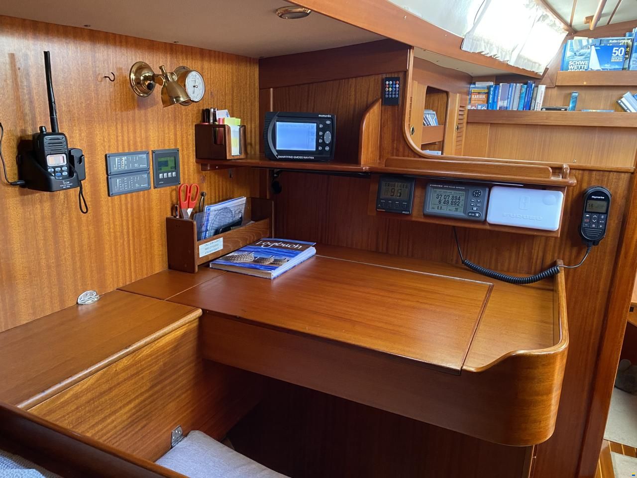 Hallberg-Rassy 42F MK II