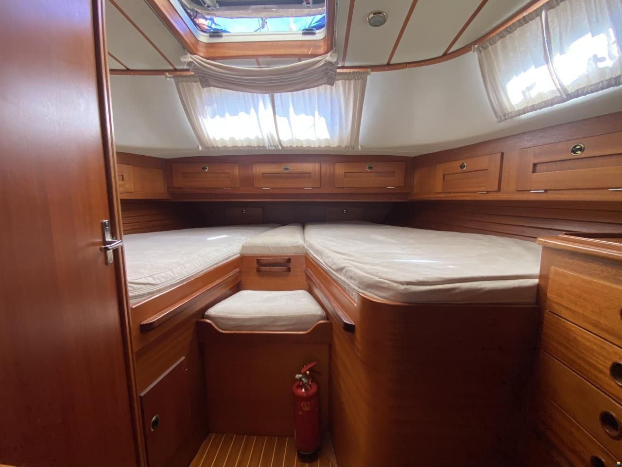 Hallberg-Rassy 42F MK II