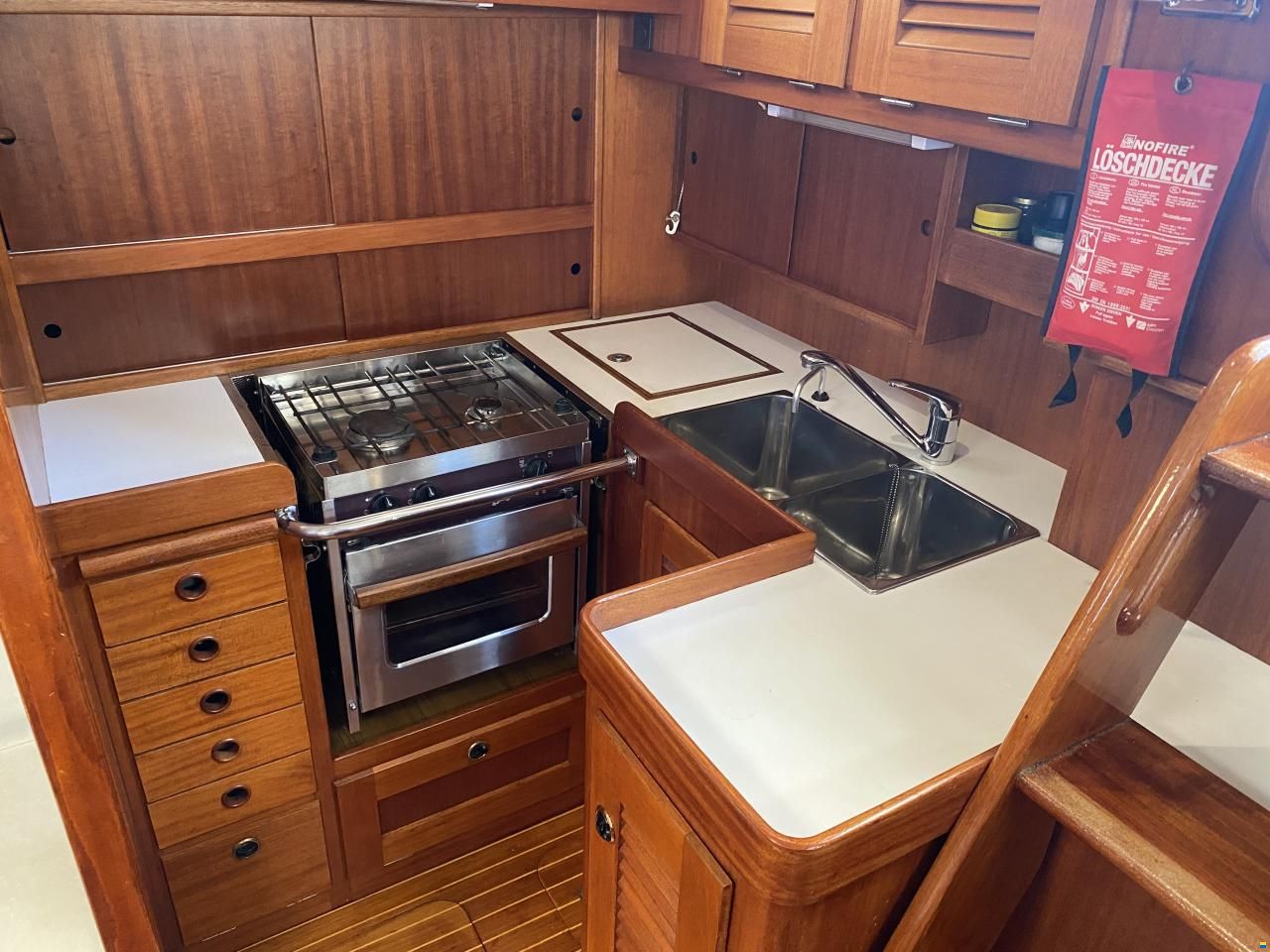 Hallberg-Rassy 42F MK II