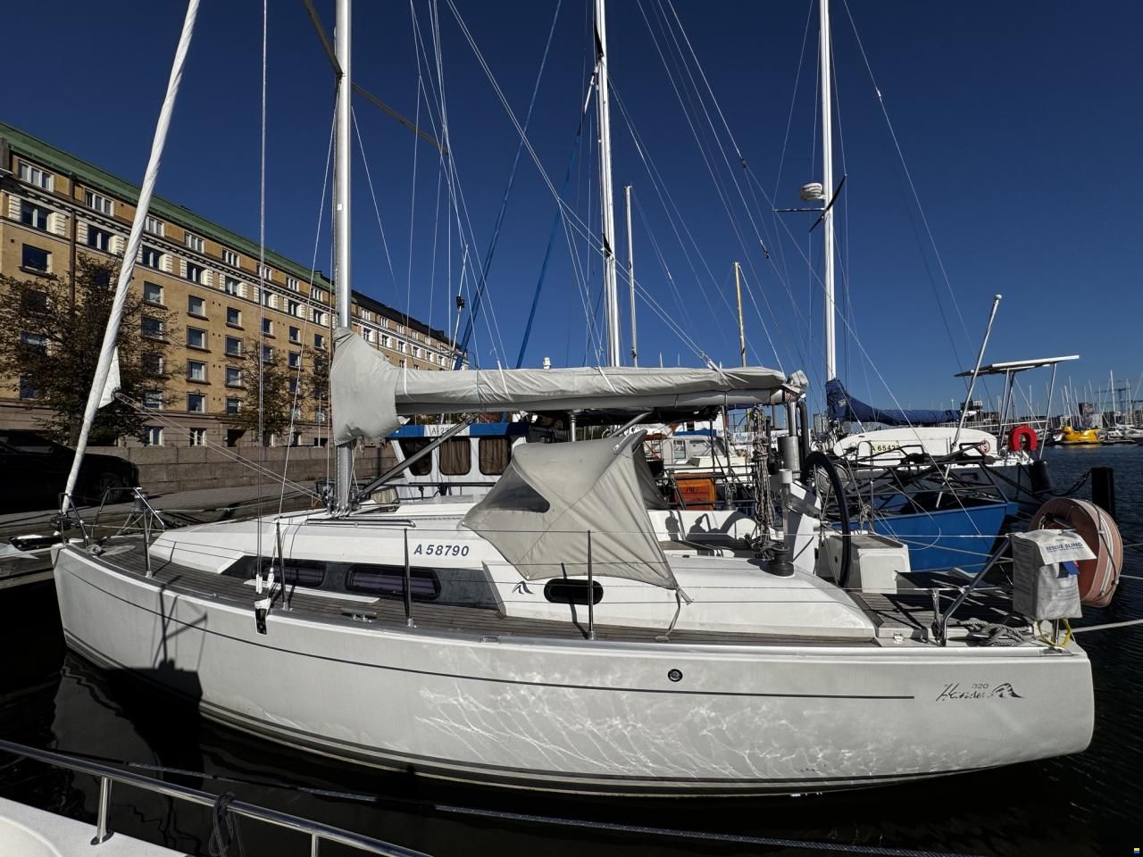 Hanse 320