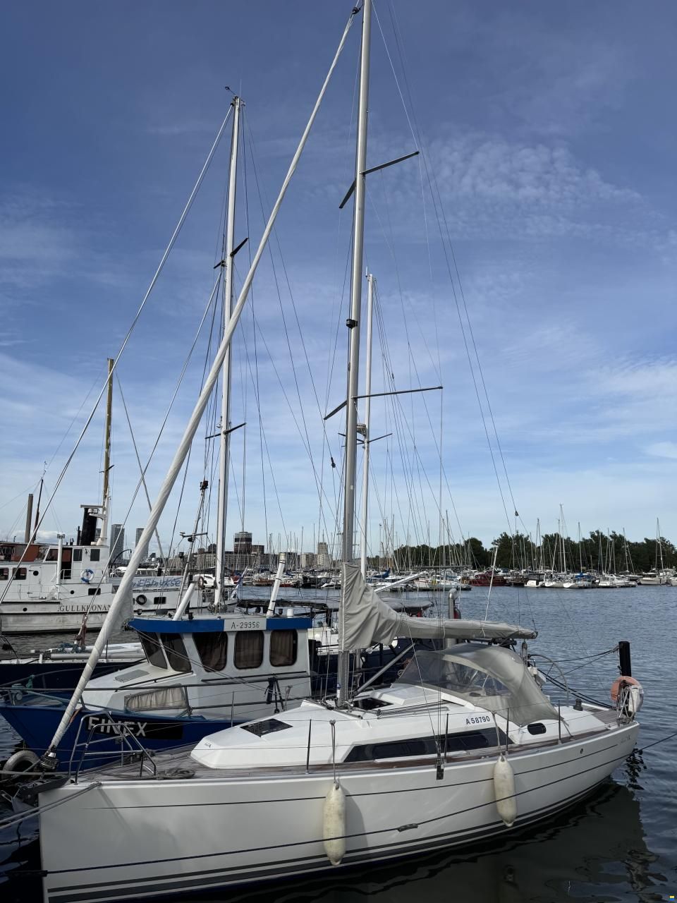 Hanse 320