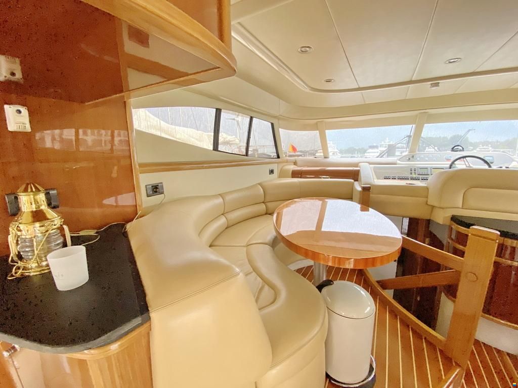 Sealine T 52
