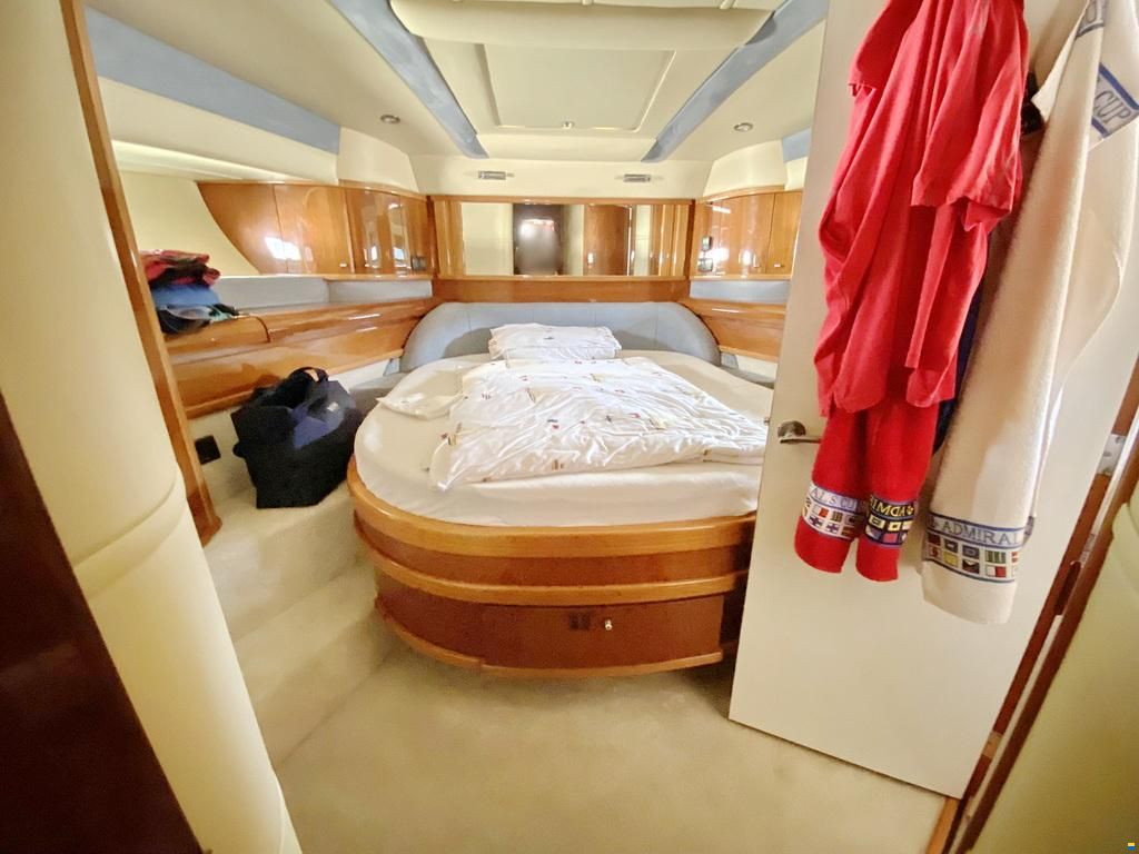 Sealine T 52