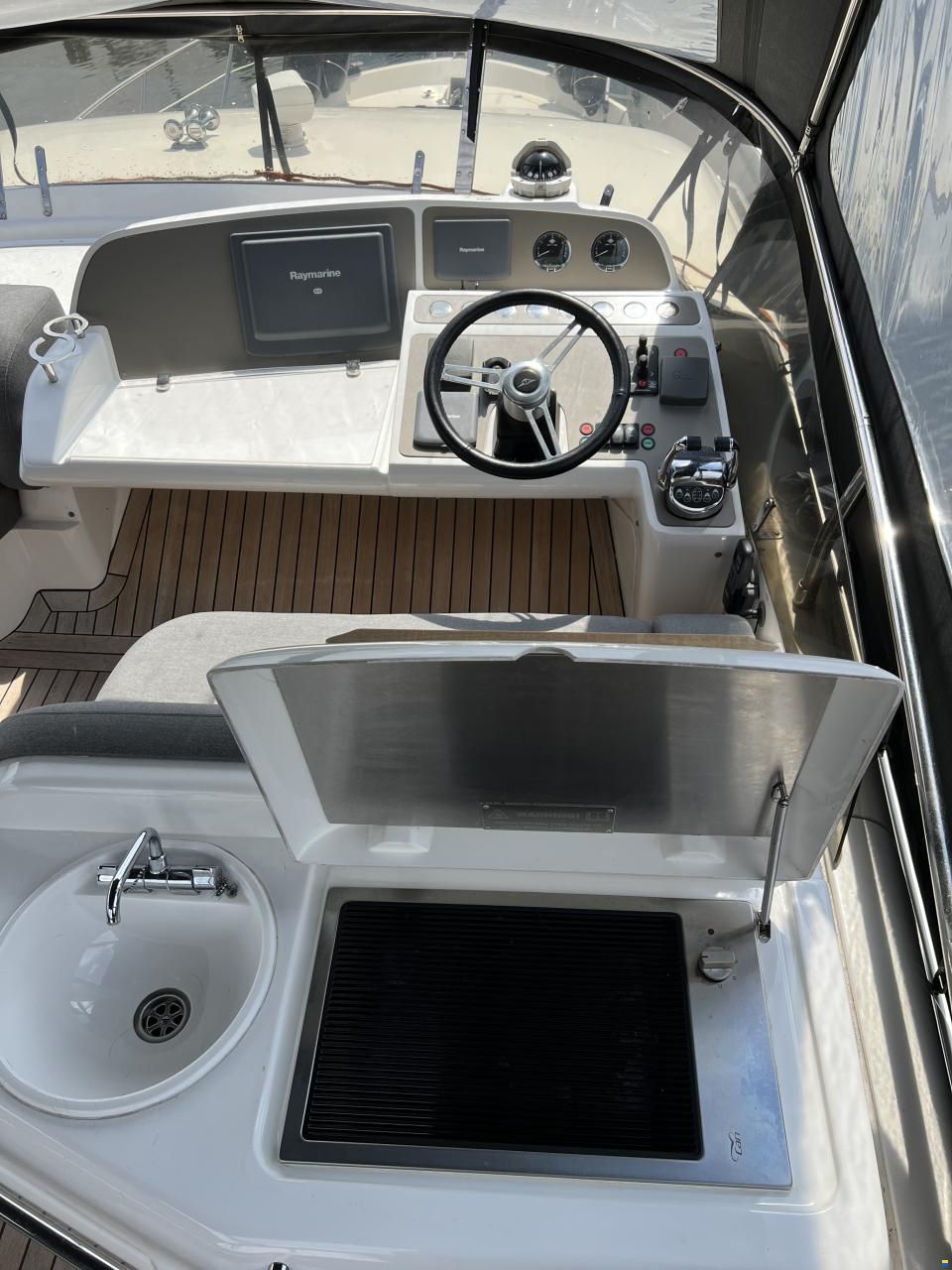 Sealine T 52