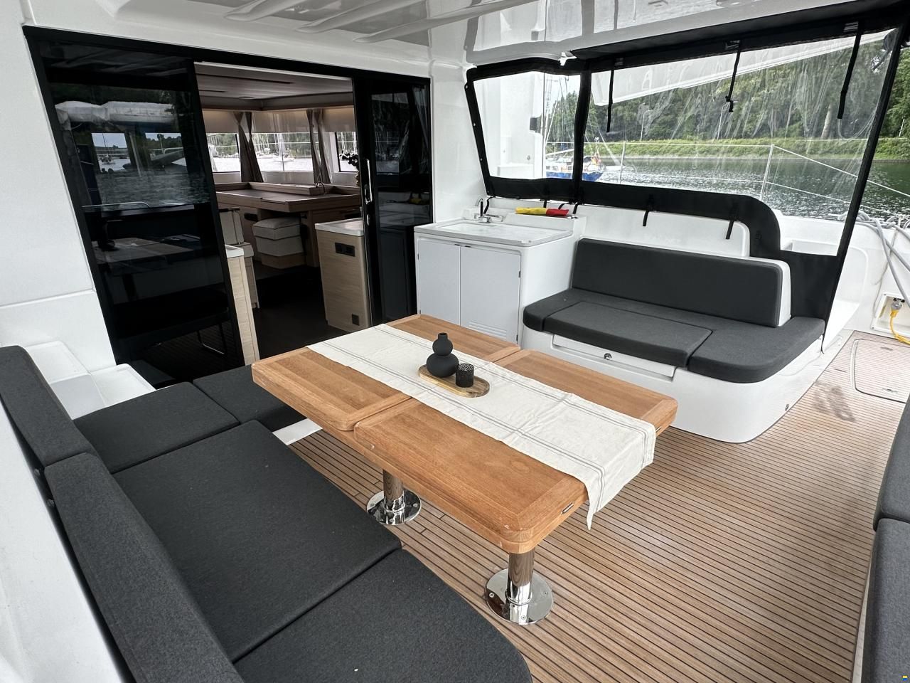 Lagoon 51