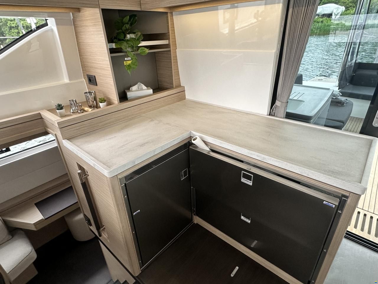 Lagoon 51