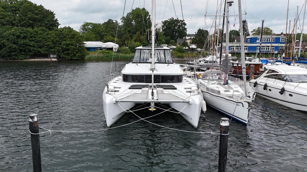 Lagoon 51