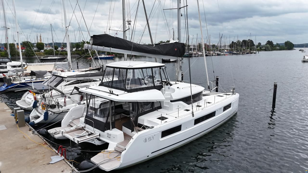 Lagoon 51