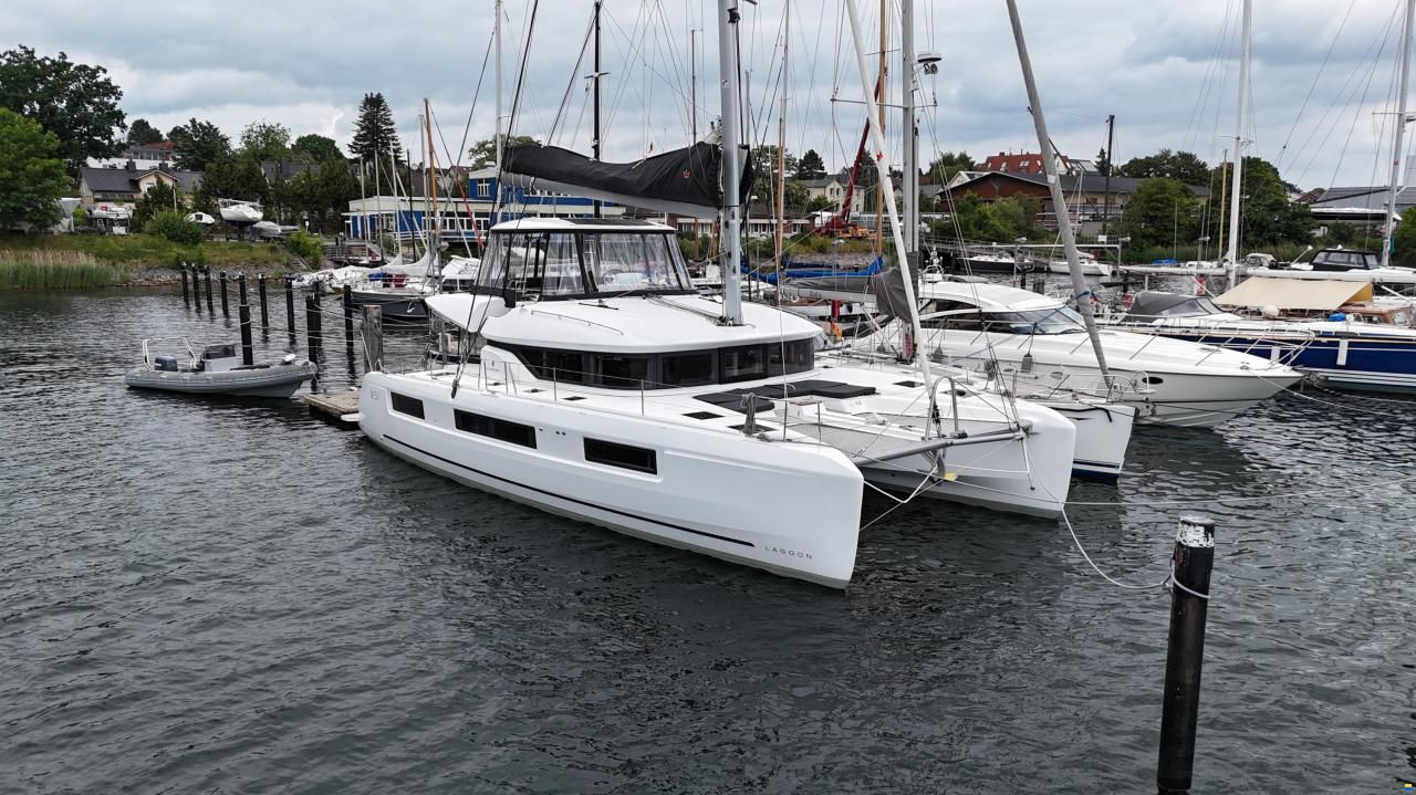 Lagoon 51