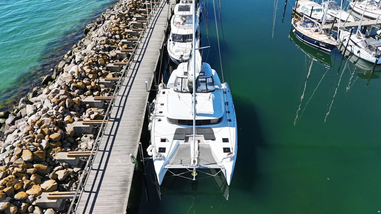 Lagoon 51