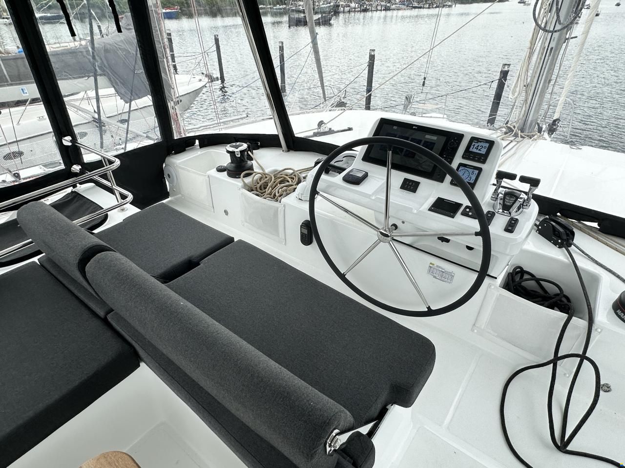 Lagoon 51