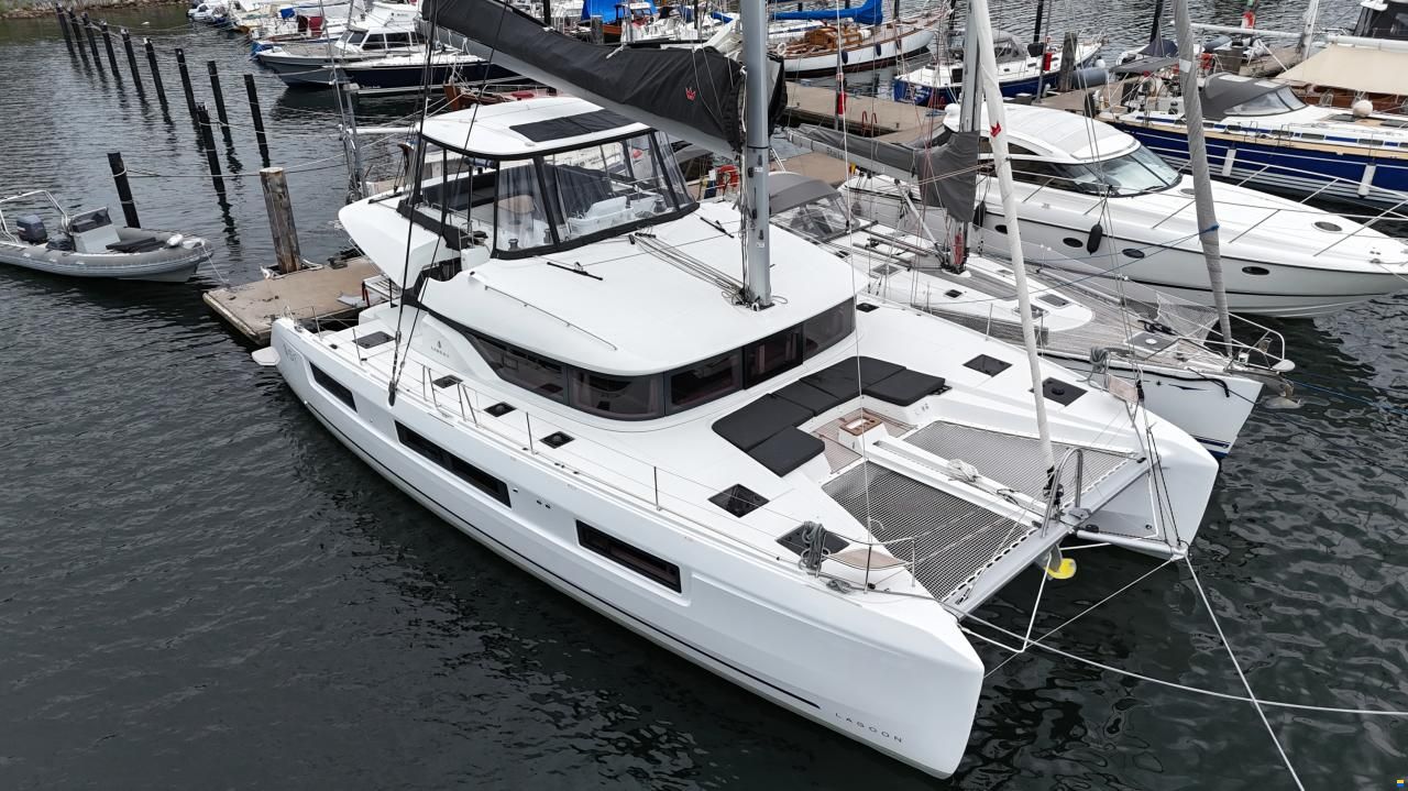 Lagoon 51