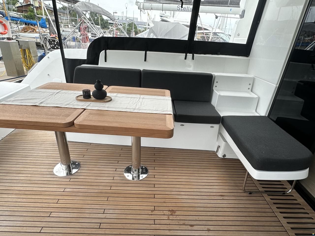 Lagoon 51