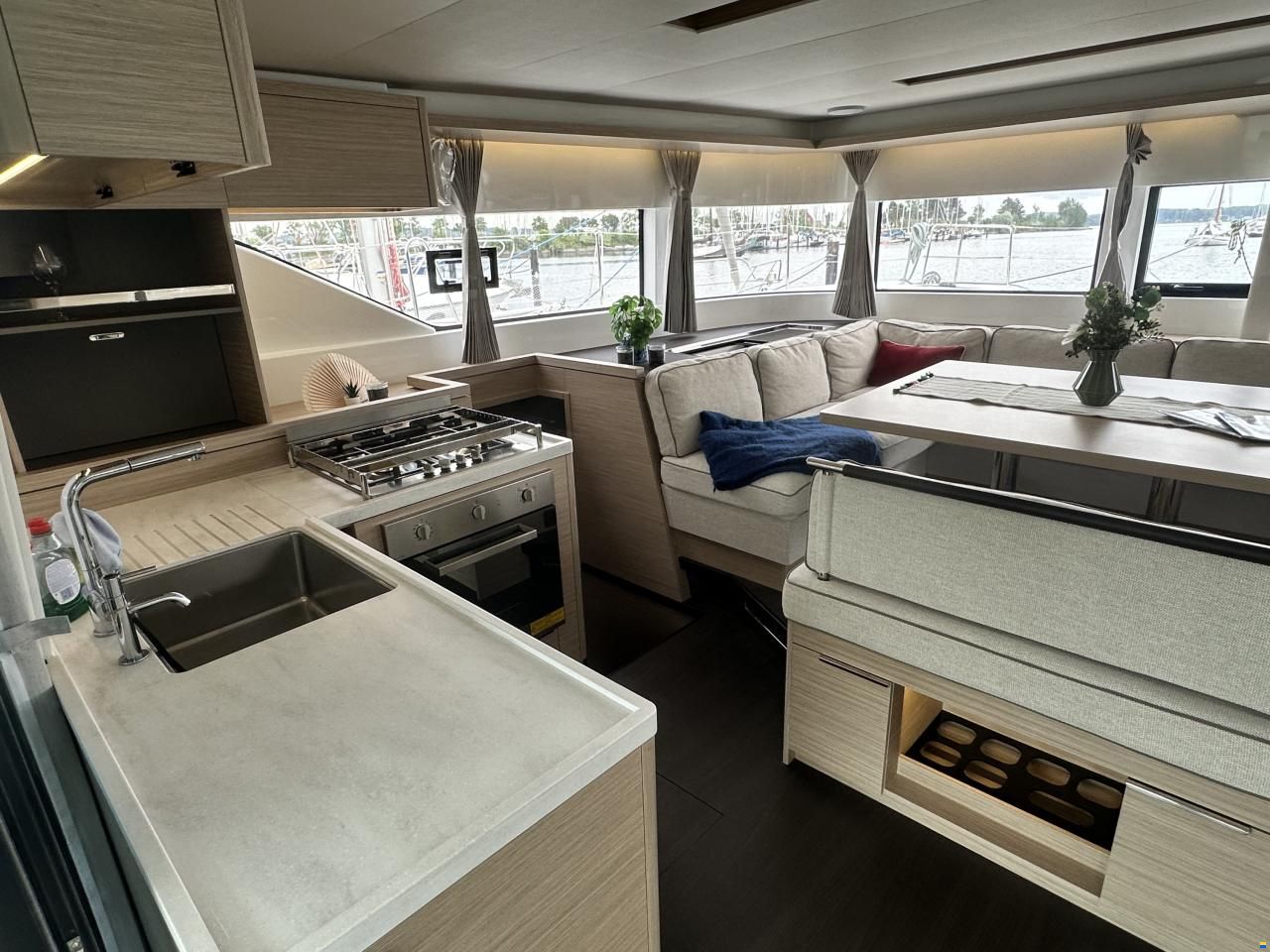 Lagoon 51