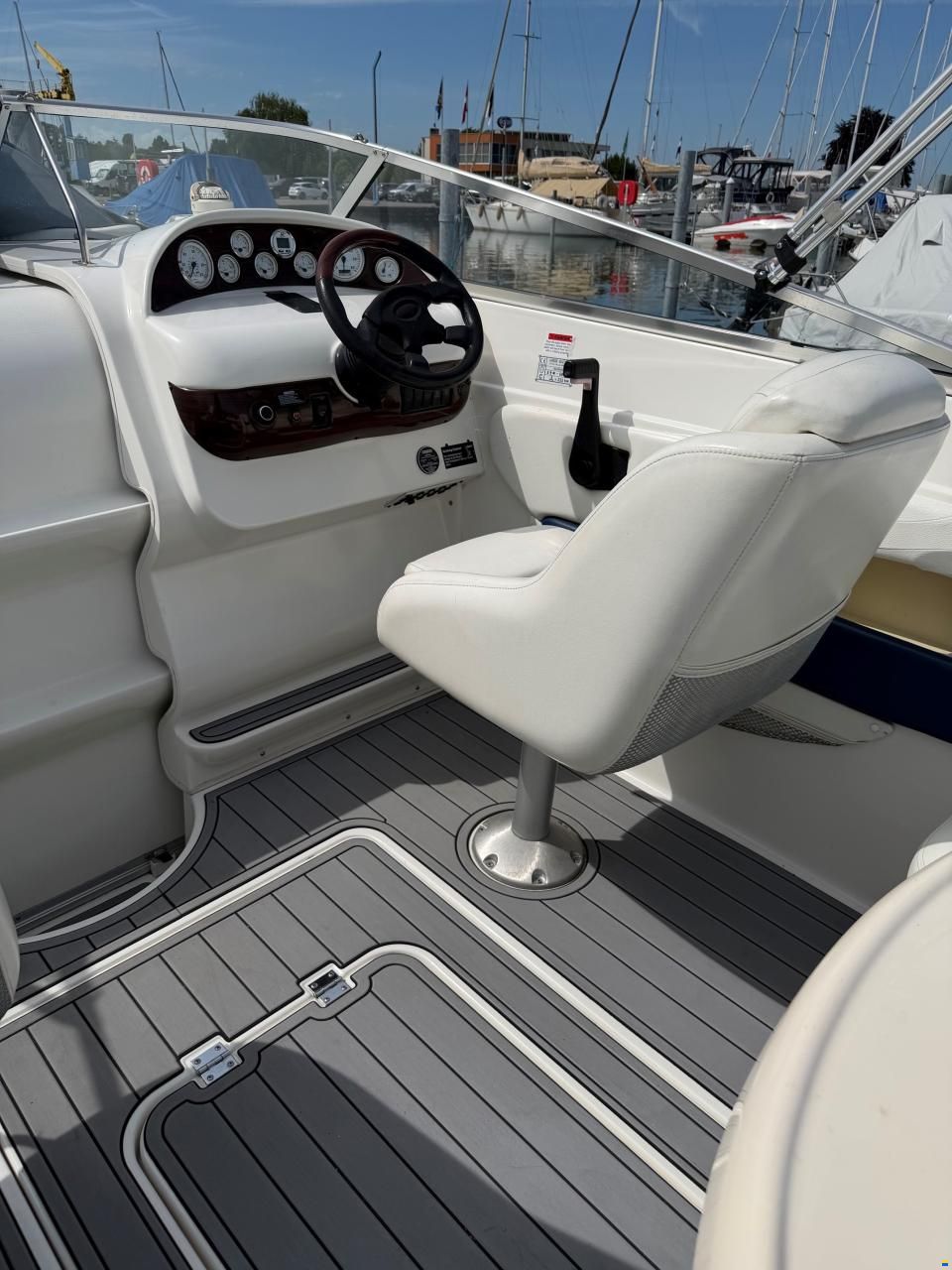 Larson 220 Cabrio