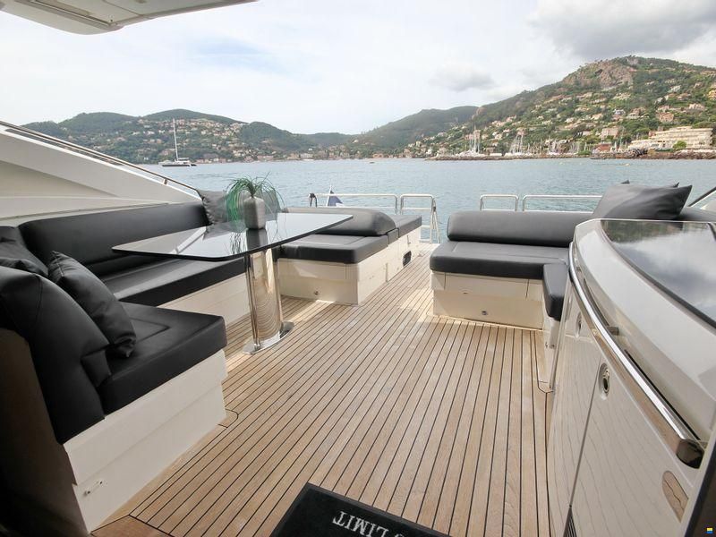 Princess Yachts International V70