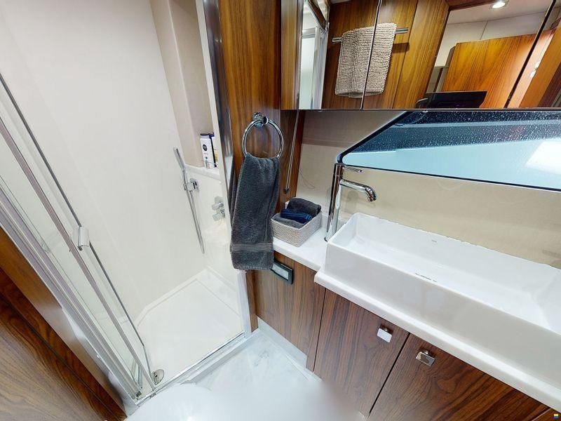 Sunseeker Predator 57