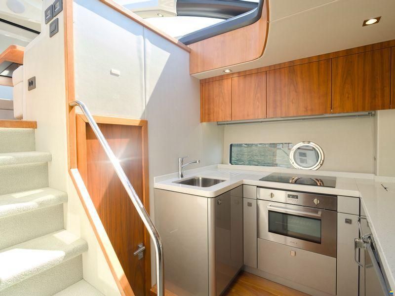 Sunseeker Predator 57