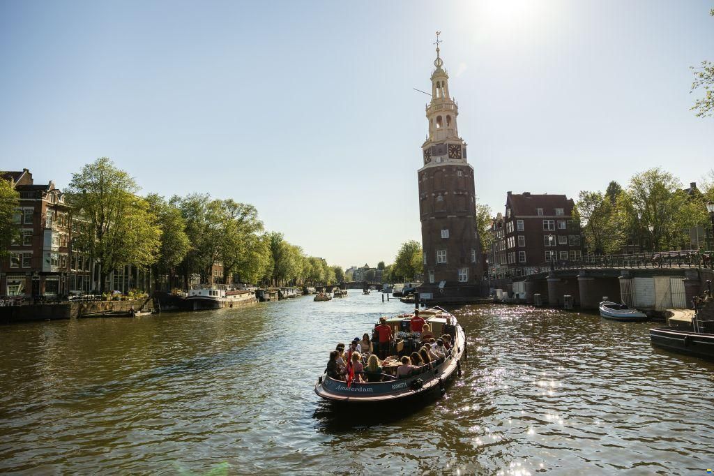 Alumax Open rondvaartboot 60 PAX.