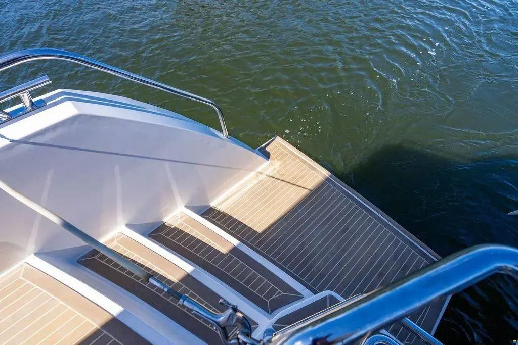 Leopard 53 Powercat