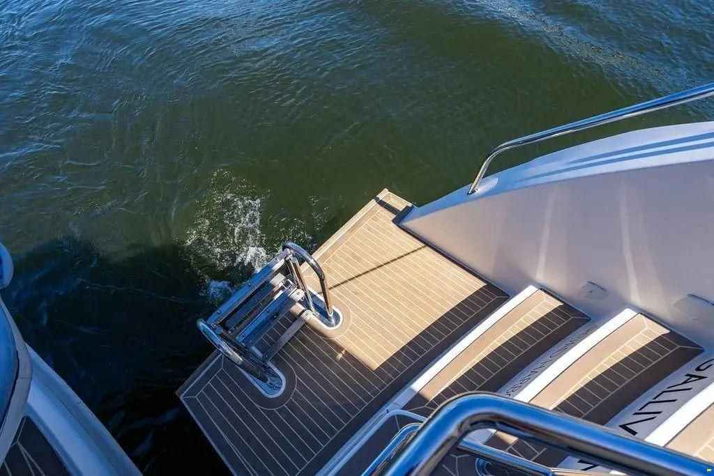 Leopard 53 Powercat