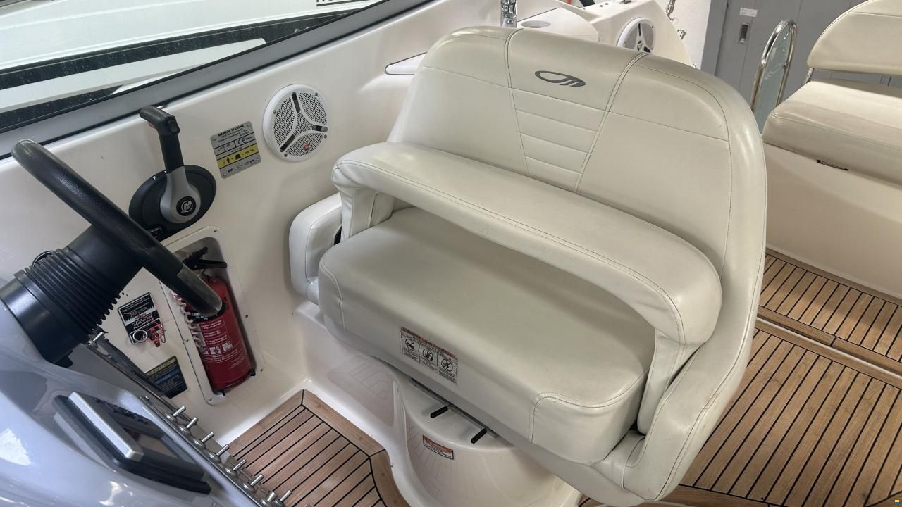 Maxum 2400 SE